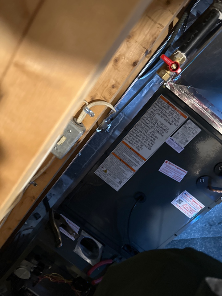 Goodman WeatherKing gas furnace heating & AC air conditioning system replacement installation University Park Maryland 20782
