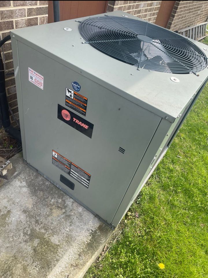 Trane Airtemp gas furnace heating & AC air conditioning system repair service call Cheverly Maryland 20784