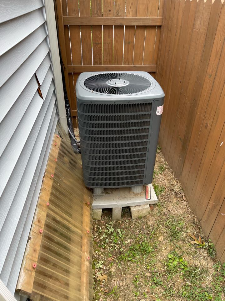 Goodman Airtemp heat pump furnace heating & AC air conditioning system repair service call Hyattsville Maryland 20782