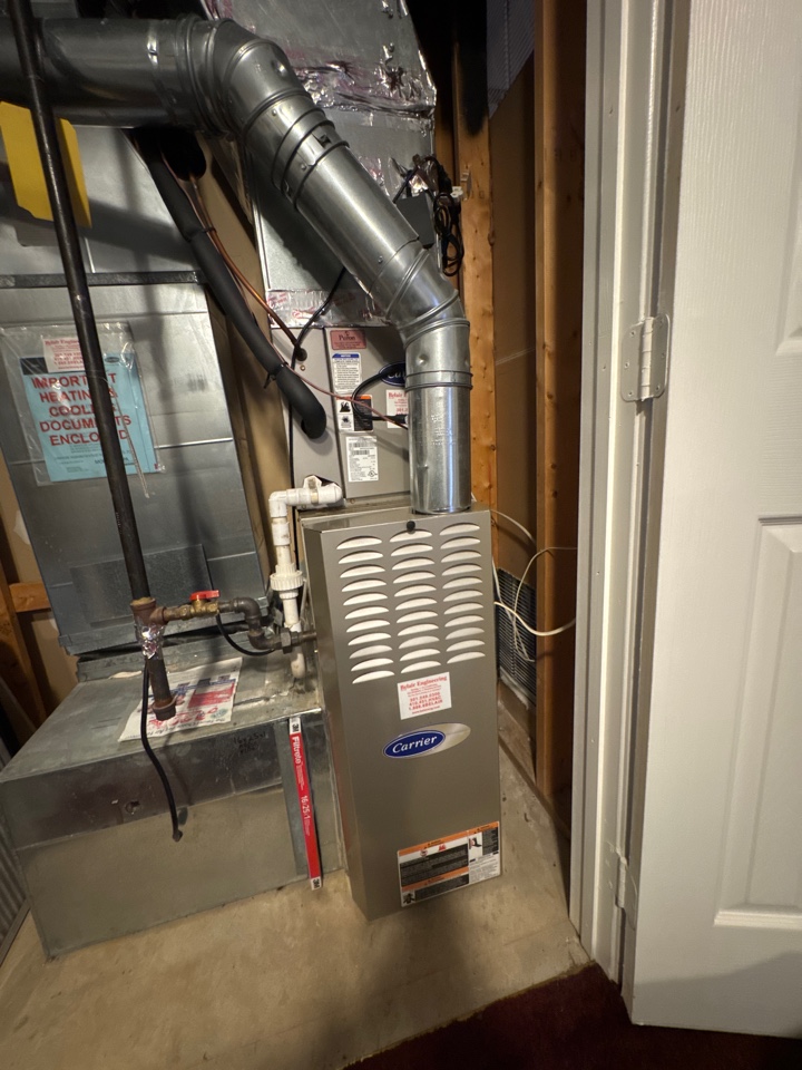 Carrier Comfortmaker gas furnace heating & AC system repair service call Capitol Heights Maryland 20743