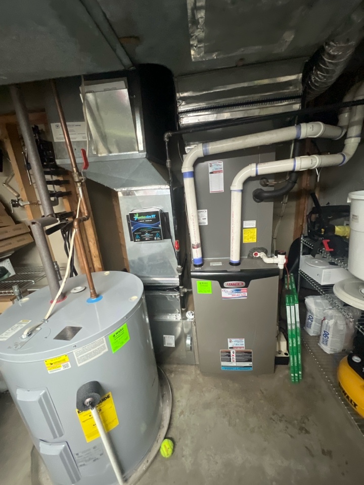 Lennox Whisper Heat gas furnace heating & AC system repair service call Bowie Maryland 20782
