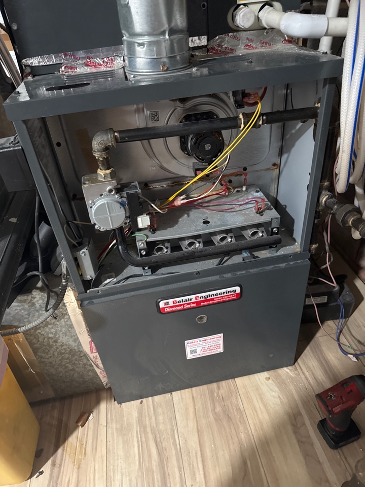 Goodman furnace service Goodman Armoire gas furnace heating & AC system repair service call Cheverly Maryland 20785
