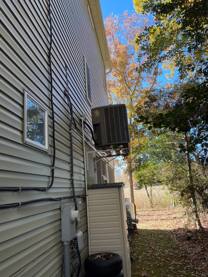 Lennox Whisper heat pump furnace heating & AC system replacement installation Shady Side Maryland 20764