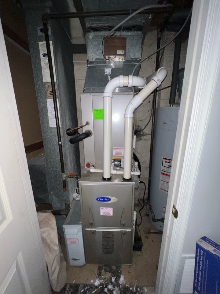 Carrier Performance Boost 90 gas furnace heating & AC air conditioning system repair service call Cheverly Maryland 20785