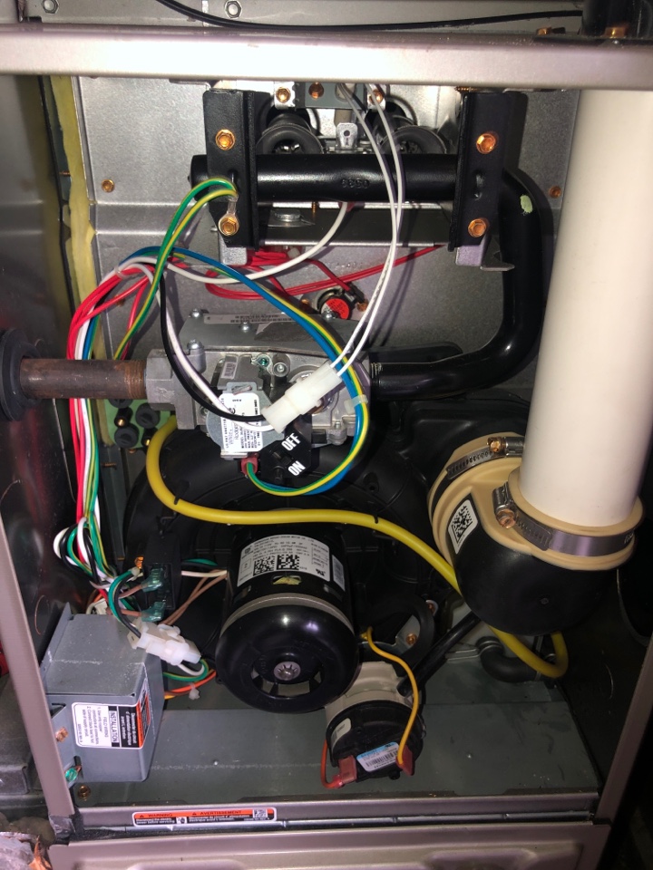 Carrier WeatherMaker 9200 gas furnace heating & AC air conditioning system filter replacement installation Annapolis Maryland 21401