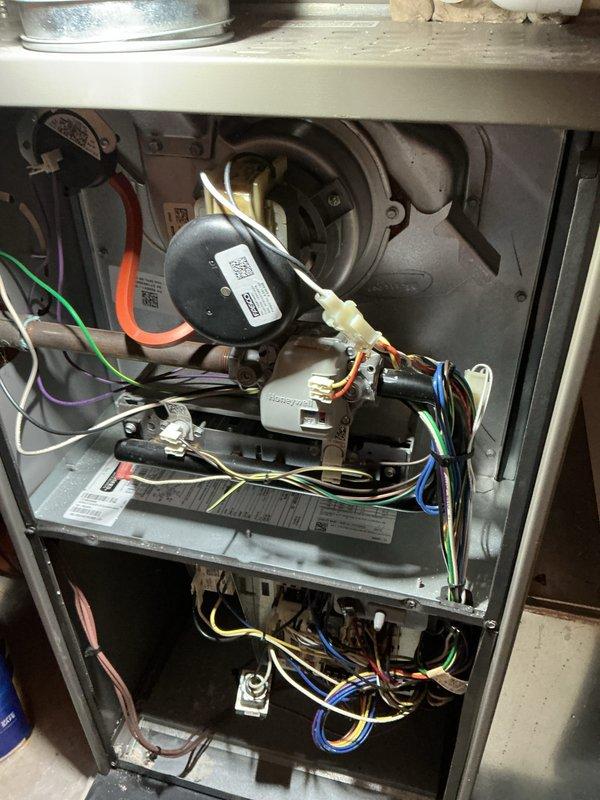 Performed annual furnace maintenance and tune-up on a furnace with CM due in 2025. Conducted comprehensive inspection of internal components including blower motor, control board, and electrical connections. All wiring connections were verified secure and in good condition with no signs of damage or deterioration observed in the electrical or mechanical systems.