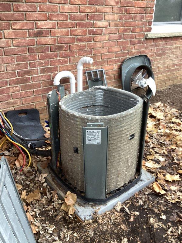 Performed annual AC maintenance tune-up on 0-year-old system. Completed comprehensive inspection of outdoor condensing unit, checked refrigerant lines and electrical connections. System operating properly with no issues identified; unit is ready for upcoming cooling season.