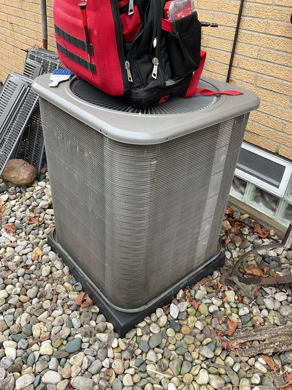 Performed ComfortGuard Maintenance Package service on a residential HVAC system. Completed comprehensive inspection of both the furnace and outdoor condensing unit, replaced standard filter and humidifier pad as requested. All components were functioning properly with no issues detected during the service visit.