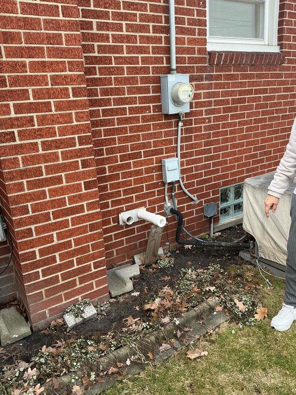 Conducted on-site evaluation of aging 40,000 BTU furnace experiencing intermittent operation issues. Assessed existing HVAC system configuration, including newer air conditioning unit, and provided replacement estimates for furnace upgrade with optional humidifier integration to improve system reliability and indoor comfort.