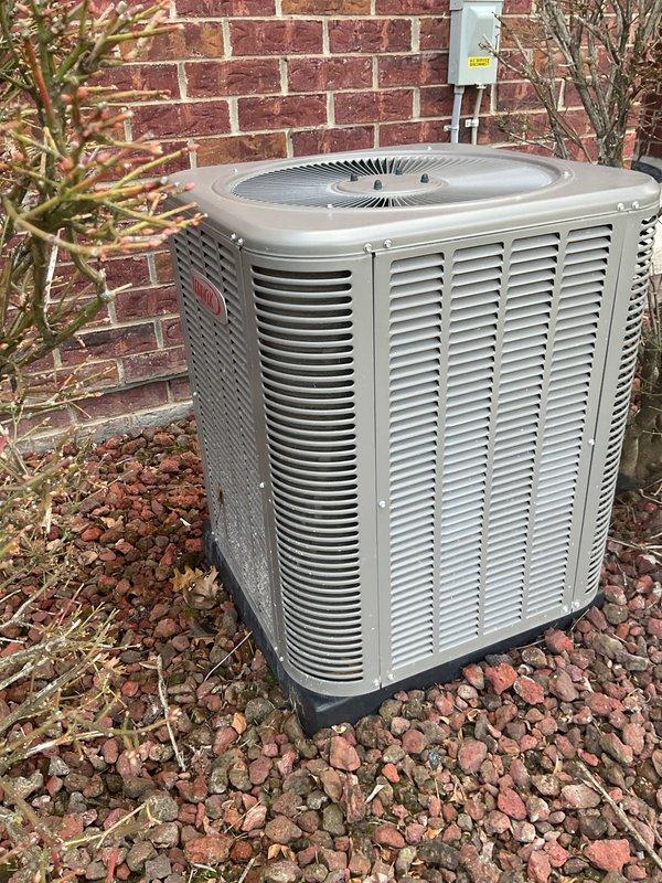 Completed annual residential air conditioning maintenance on outdoor condenser unit. Performed comprehensive system inspection, verified proper operation of all components, and confirmed unit is in good working condition for the upcoming cooling season.