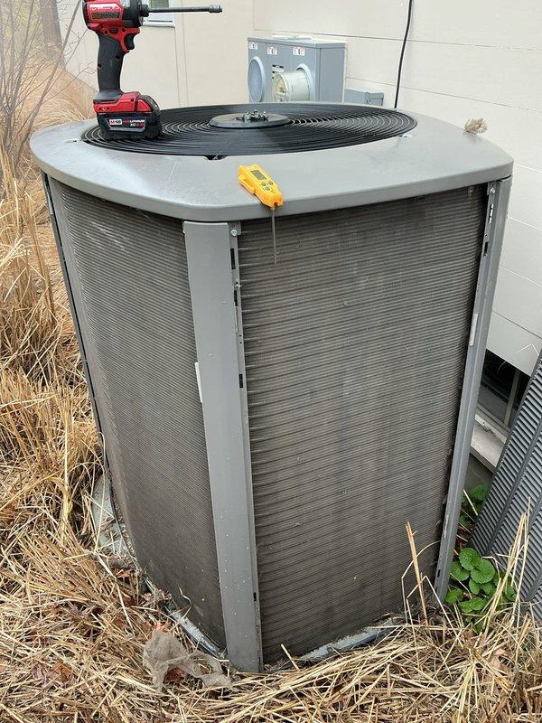 Completed scheduled air conditioning maintenance on outdoor condensing unit. Performed routine ACM service including filter replacement and evaporative cooler pad change as part of recurring maintenance program. Unit inspected and serviced with all components functioning properly upon completion.