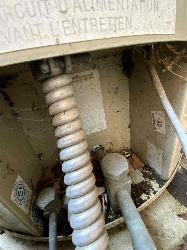Completed full system replacement estimate for 25-year-old air conditioning system. Inspected existing HVAC equipment in basement utility room, documenting current furnace and outdoor unit condition with detailed photography showing significant age-related wear, dust accumulation, and outdated components. Provided comprehensive replacement quote and confirmed preference for text message communication regarding estimate follow-up.