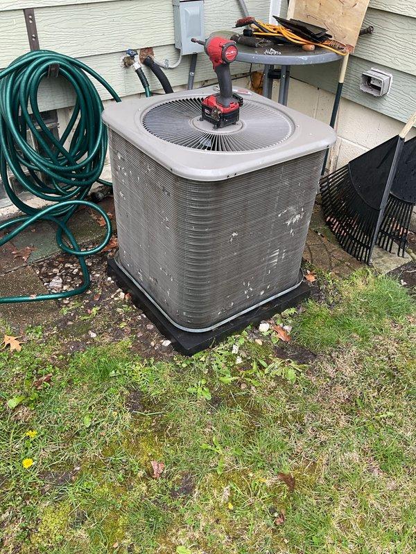 Performed comprehensive air conditioning maintenance on residential condenser unit. Conducted system inspection, cleaning, and diagnostics using specialized HVAC testing equipment to verify proper operation and refrigerant levels. Unit found in satisfactory working condition with all components functioning within normal parameters.
