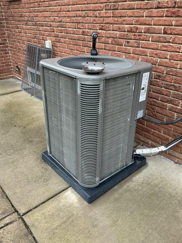 Performed routine annual maintenance on residential air conditioning condenser unit. Completed comprehensive inspection of outdoor unit including visual assessment of housing, electrical connections, refrigerant lines, and disconnect box. Unit found to be in proper operating condition with all components functioning as designed.