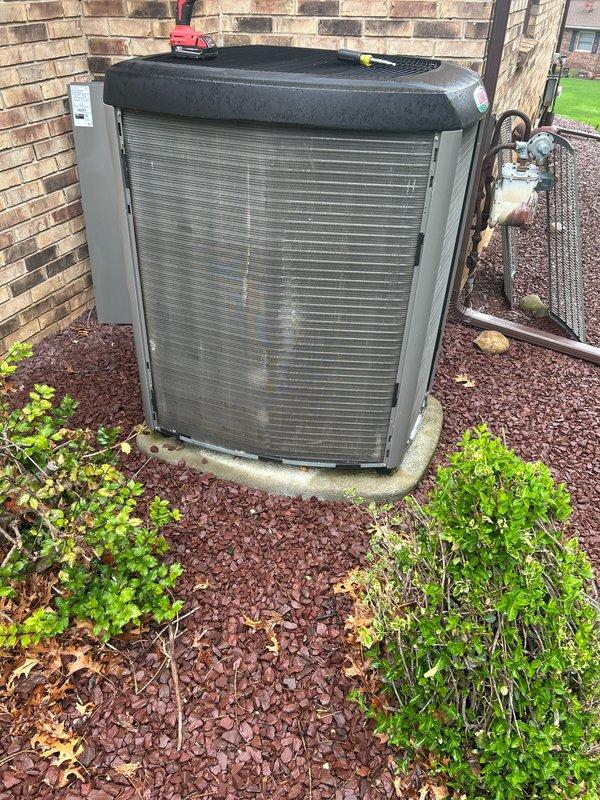 Performed comprehensive air conditioning maintenance callback to address customer concerns with previous service. Completed thorough system evaluation including electrical testing, refrigerant line inspection, and condenser unit assessment. Unit found operating properly with all components functioning within normal parameters. Took detailed documentation photos for service records.
