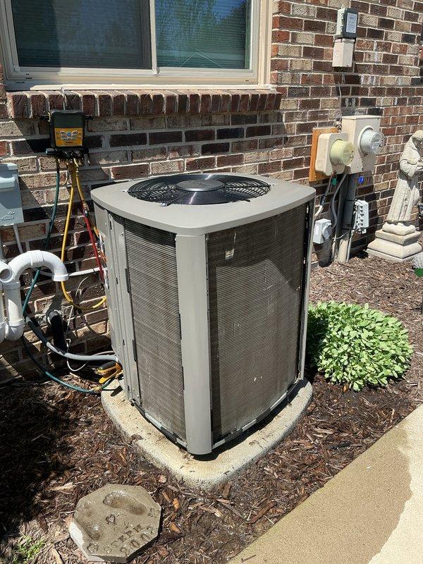 Completed routine Air Care Maintenance on residential split system air conditioning unit. Performed comprehensive inspection of outdoor condensing unit including visual assessment of cabinet condition, refrigerant line set, electrical connections, and disconnect box. Unit operating within normal parameters with no deficiencies noted at time of service.