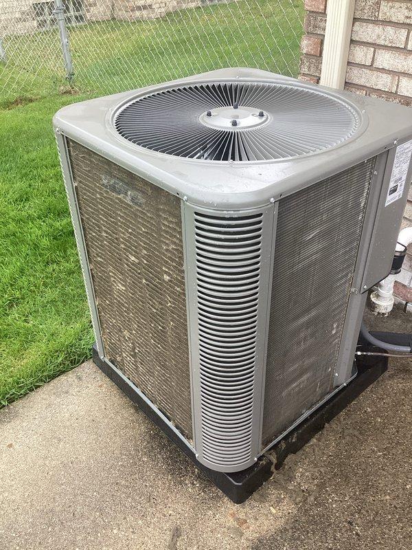 Completed scheduled Air Care Cooling maintenance on residential outdoor condensing unit. Performed comprehensive system inspection, verified proper operation of compressor and condenser fan motor, checked refrigerant levels and electrical connections, and cleaned condenser coils to ensure optimal heat transfer efficiency.