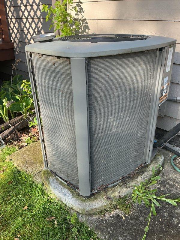 Completed annual preventive maintenance on residential air conditioning system. Inspected outdoor condenser unit, replaced air filter and evaporator pad as part of routine ACM service protocol. Unit operational and ready for cooling season.