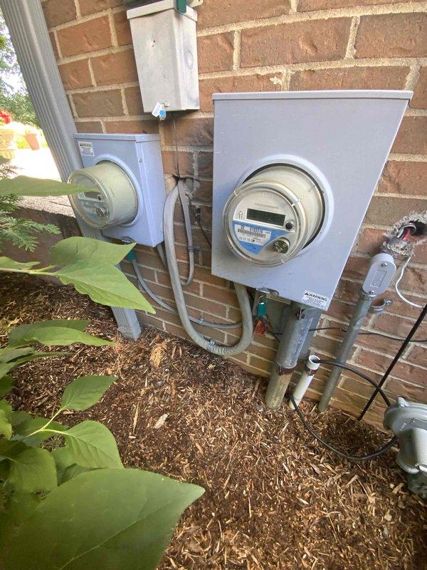 Responded to emergency HVAC service call for failed air conditioning unit requiring immediate replacement. Conducted on-site assessment of existing system, documented current electrical service configuration and utility connections, and provided comprehensive replacement estimate for new AC unit installation. Customer approved quote for expedited system replacement to restore cooling capacity.