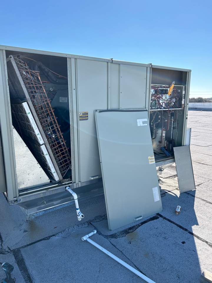 Commercial HVAC maintenance 