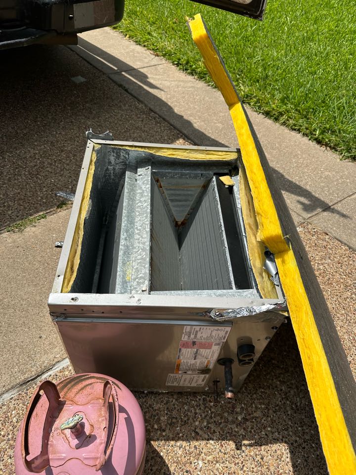 One of our Platinum members for our AC maintenance plan called us because their air conditioning system was not working in Flower Mound, Tx. Upon arrival we found their coil was leaking R410a refrigerant. We were able to come out the next day and replace their carrier coil in the Bridlewood neighborhood of Flower Mound. They have used us on multiple projects for AC & Plumbing.