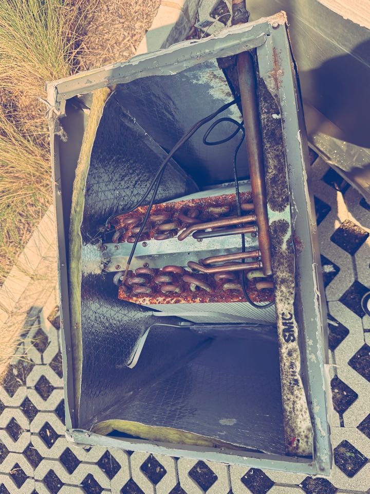 Found a leaking Lennox Evaporator coil after customer called us out for AC not cooling in University Park neighborhood of Dallas, Tx. We are back out here today installing a new Amana R32 system for their upstairs AC. 