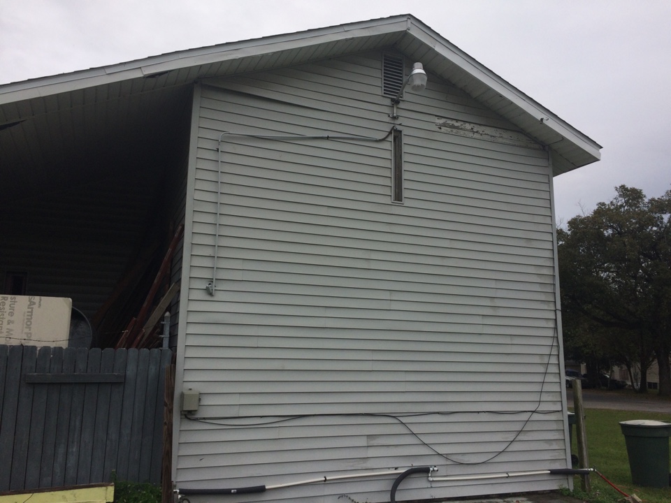 Pressure wash vynil siding! Pressure wash vynil siding!
