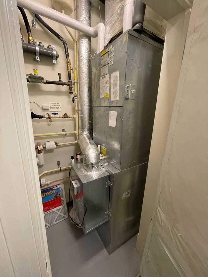 McLean, VA - A/C Maintenance, Perform Maintenance On My Air Conditioner, Air Conditioner Tune-Up, Clean My Air conditioner, Air Conditooning Maintenance, Service Agreement, Maintenance Agreement, Maintenance Contract, Service Contract