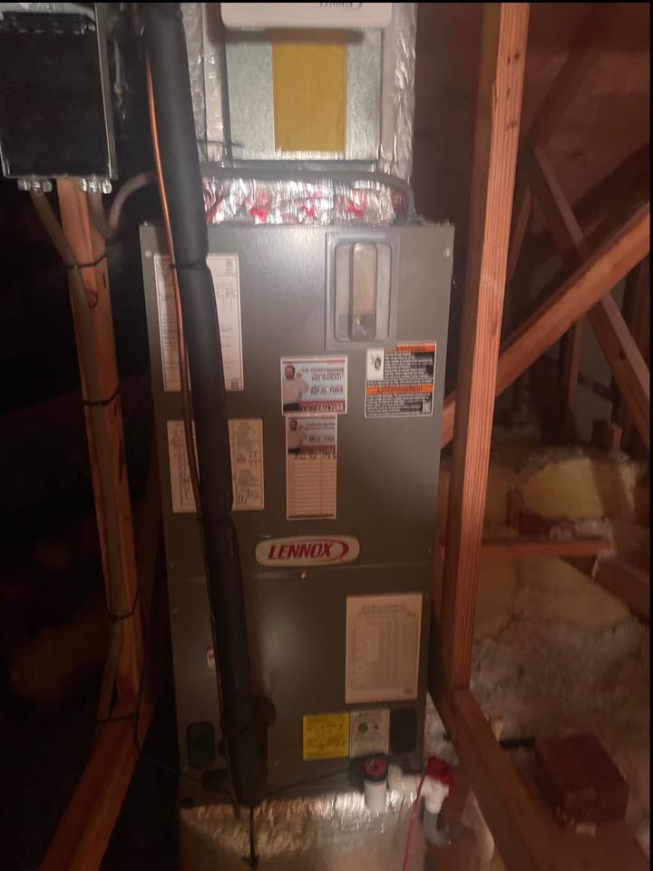 Perform maintenance service on Lennox heat pump system. Perform maintenance service on Lennox gas furnace