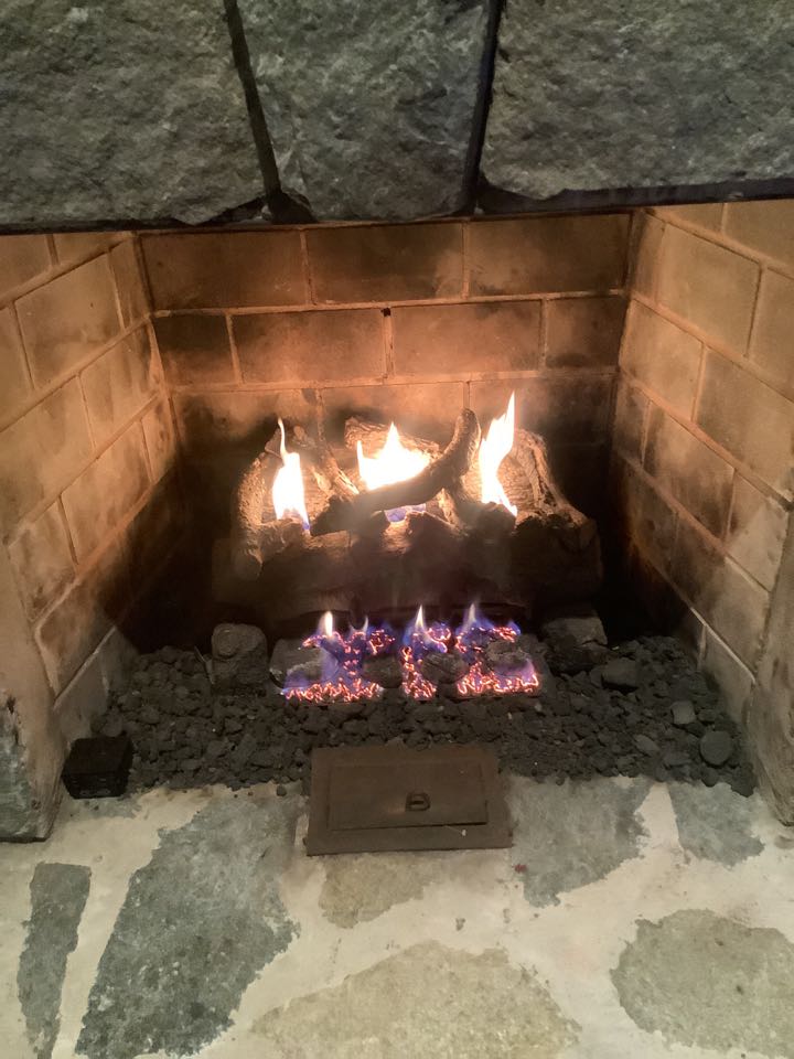 McLean, VA - PETERSON REAL-FYRE Gas Fireplace, Gas Log Fireplace Maintenance, Gas Log Fireplace Cleaning, Gas Fireplace Tuneup