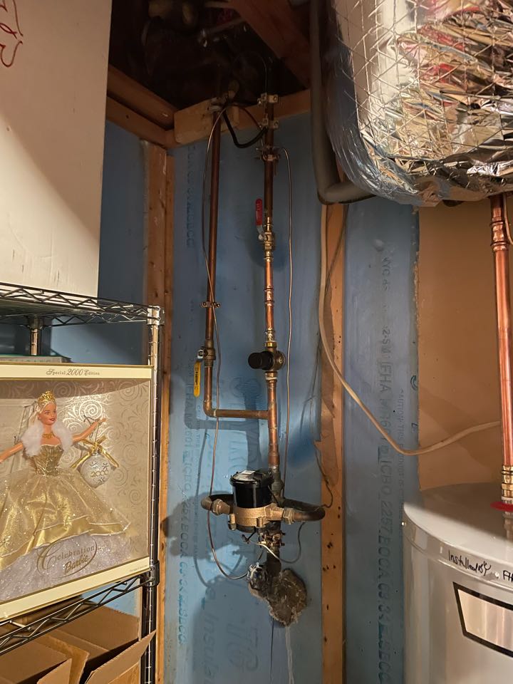 Great Falls, VA - Electrician. Bonding. Grounding. Grounding water pipes. Bonding water pipes. Replace incorrect breakers. Apply Deox to aluminum wires. Aluminum wires. Aluminum connections. Heat pump. Circuit for heat pump. Furnace. Circuit to furnace.