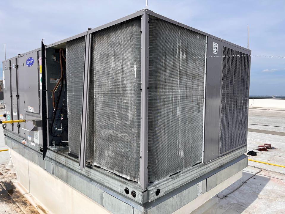 Commercial coil cleaning. Clean rooftop unit. Replace Ac unit belts. Commercial maintenance. 