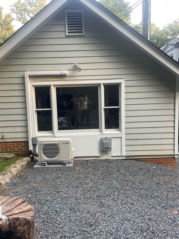 Great Falls, VA - Install Ductless unit, ductless unit maintenance, mini split maintenance, Install Kumo cloud.