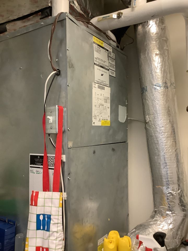 McLean, VA - Carrier, A/C Maintenance, A/C Not Cooling Properly, Low Refrigerant, Club Membership, A/C Cooling Check, Summer A/C Tuneup