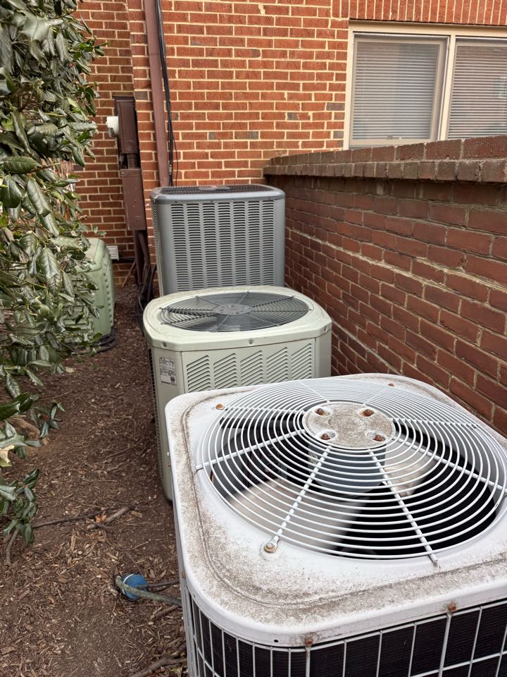 Arlington, VA - Heat Pump Not Turning On, Thermostats Are Blank, No Heat, Fix My Heat, Repair My Heat, Electrical, Plumbing, HVAC, HVAC Not Heating, Fix My HVAC, Repair My HVAC, Electric, Electric Heat Repair, Fuses, Amana, Amana Heat Pump, Amana HVAC. Fix My Heat Pump, Repair My Heat Pump.
