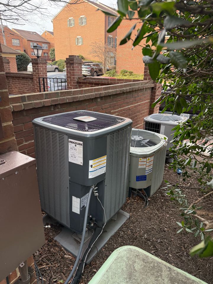 Arlington, VA - Heat Pump Not Turning On, Thermostats Are Blank, No Heat, Fix My Heat, Repair My Heat, Electrical, Plumbing, HVAC, HVAC Not Heating, Fix My HVAC, Repair My HVAC, Electric, Electric Heat Repair, Fuses, Amana, Amana Heat Pump, Amana HVAC. Fix My Heat Pump, Repair My Heat Pump.