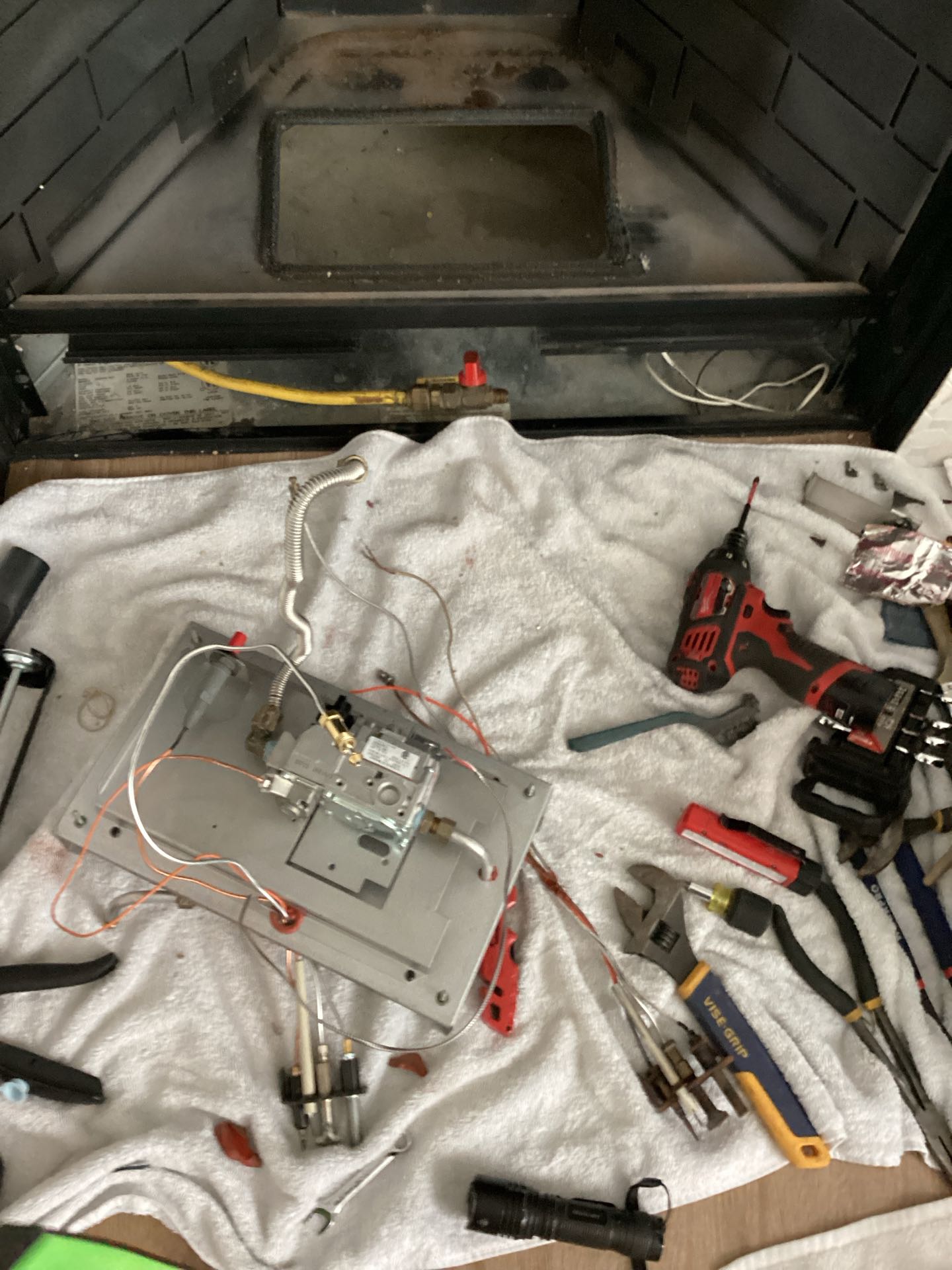 Ashburn, VA - Heatilator Gas Log Fireplace, Gas Fireplace Repair, Gas Valve Replacement, Pilot Light Assembly, Gas Fireplace Not Working, Gas Fireplace Cleaning, Gas Fireplace Repair 