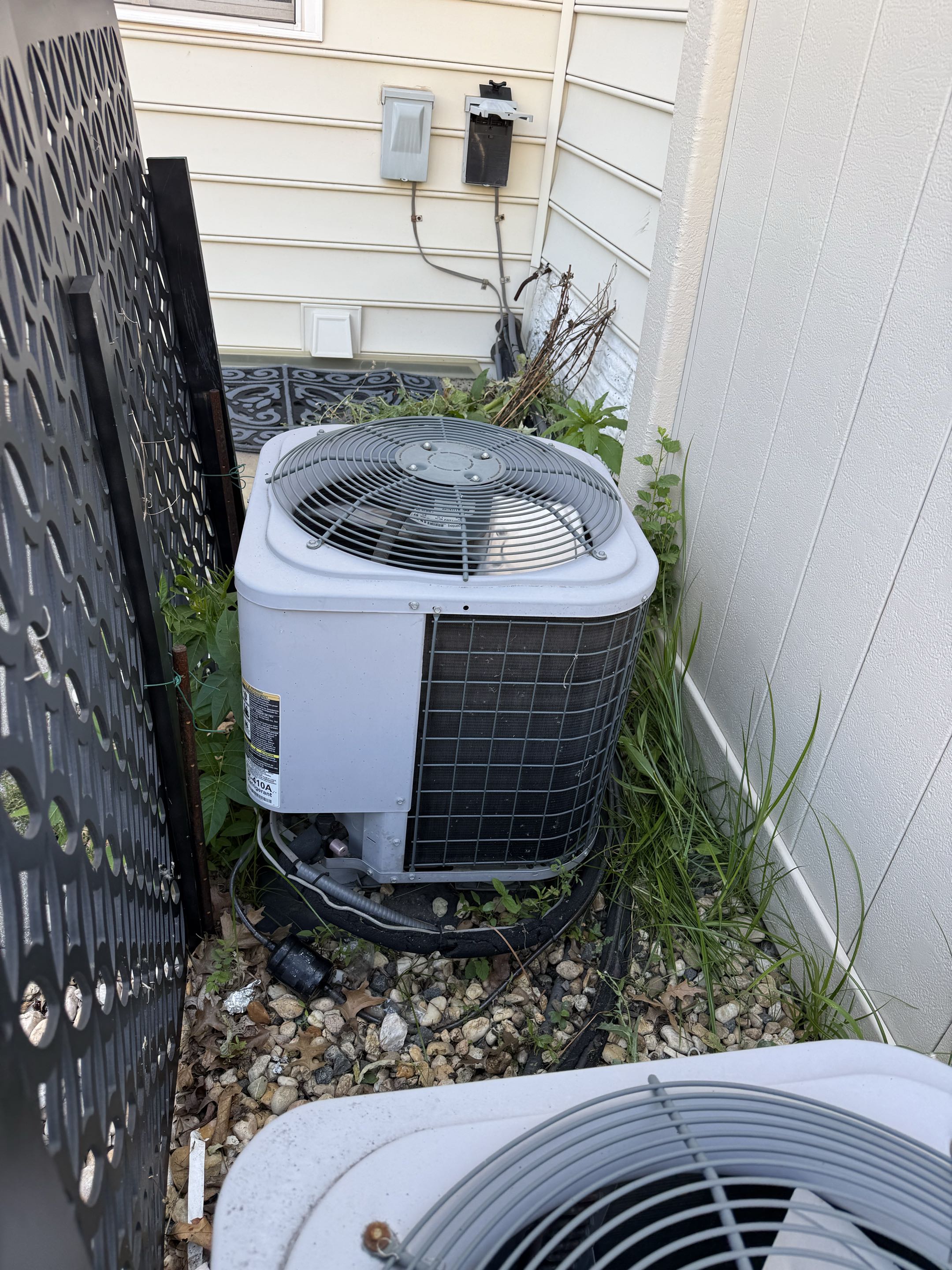 Chantilly, VA - Upon arrival, I conducted a thorough diagnostic on the top floor unit, which was not providing adequate cooling. The diagnostic revealed that the dual capacitor had blown, necessitating its replacement. Additionally, the outdoor unit's coils were found to be clogged. I proceeded to rinse out the coils to ensure optimal performance. With the customer's consent, I replaced the dual capacitor. After cycling the system, I confirmed that it was functioning correctly. I performed a final cycle to ensure everything was operating normally.