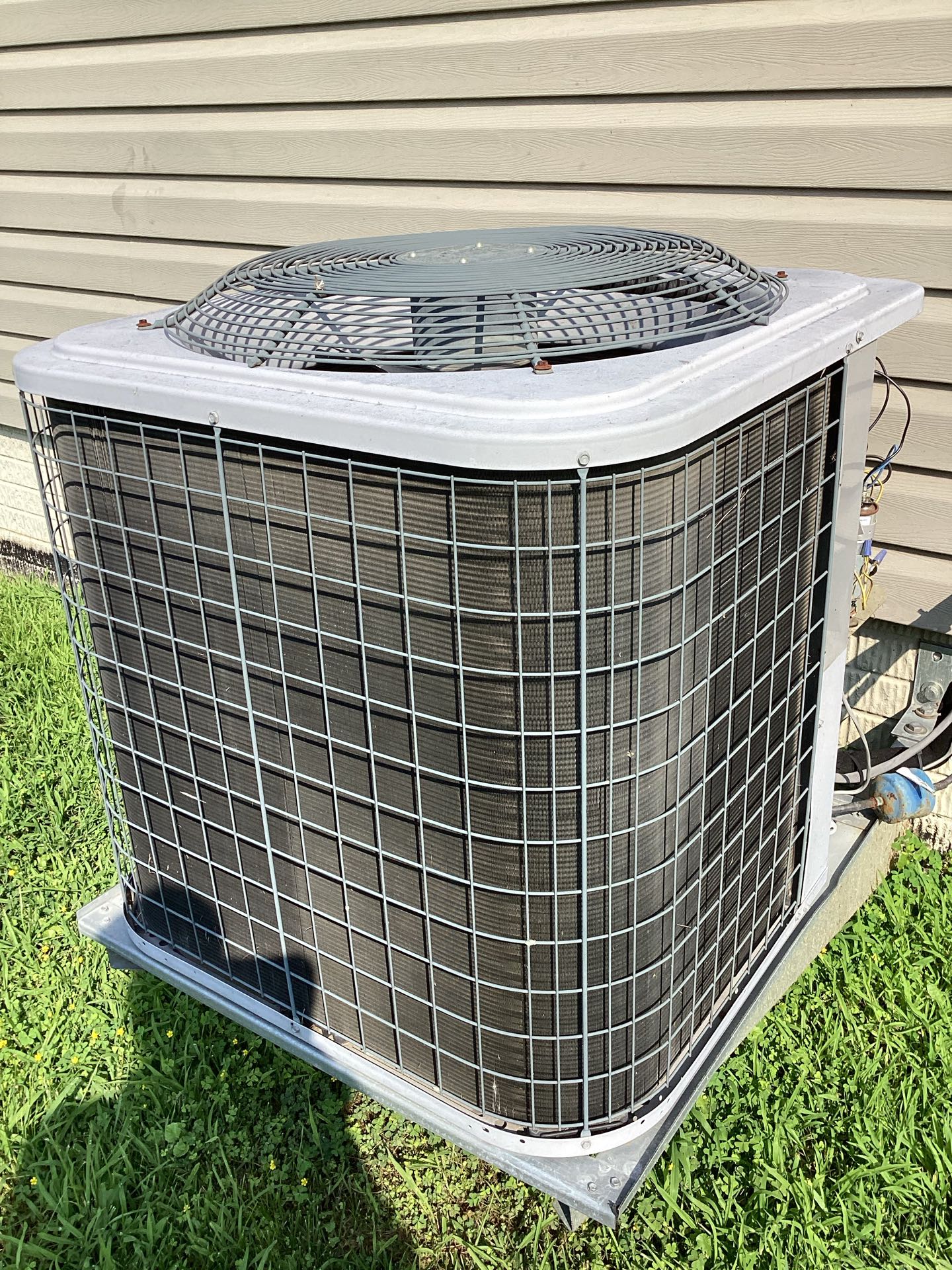 Lovettsville, VA - Hard Start Capacitor, Comfortmaker A/C, Hard Start Capacitor Installation 