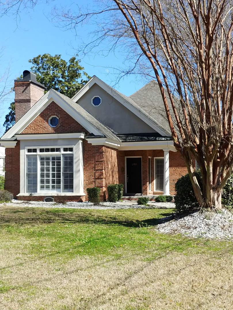 Montgomery, AL - Finished re roof in Cloverdale area of Montgomery. Owens Corning Oakridge driftwood. Shingles. Montgomery, AL - Finished re roof in Cloverdale area of Montgomery. Owens Corning Oakridge driftwood. Shingles.