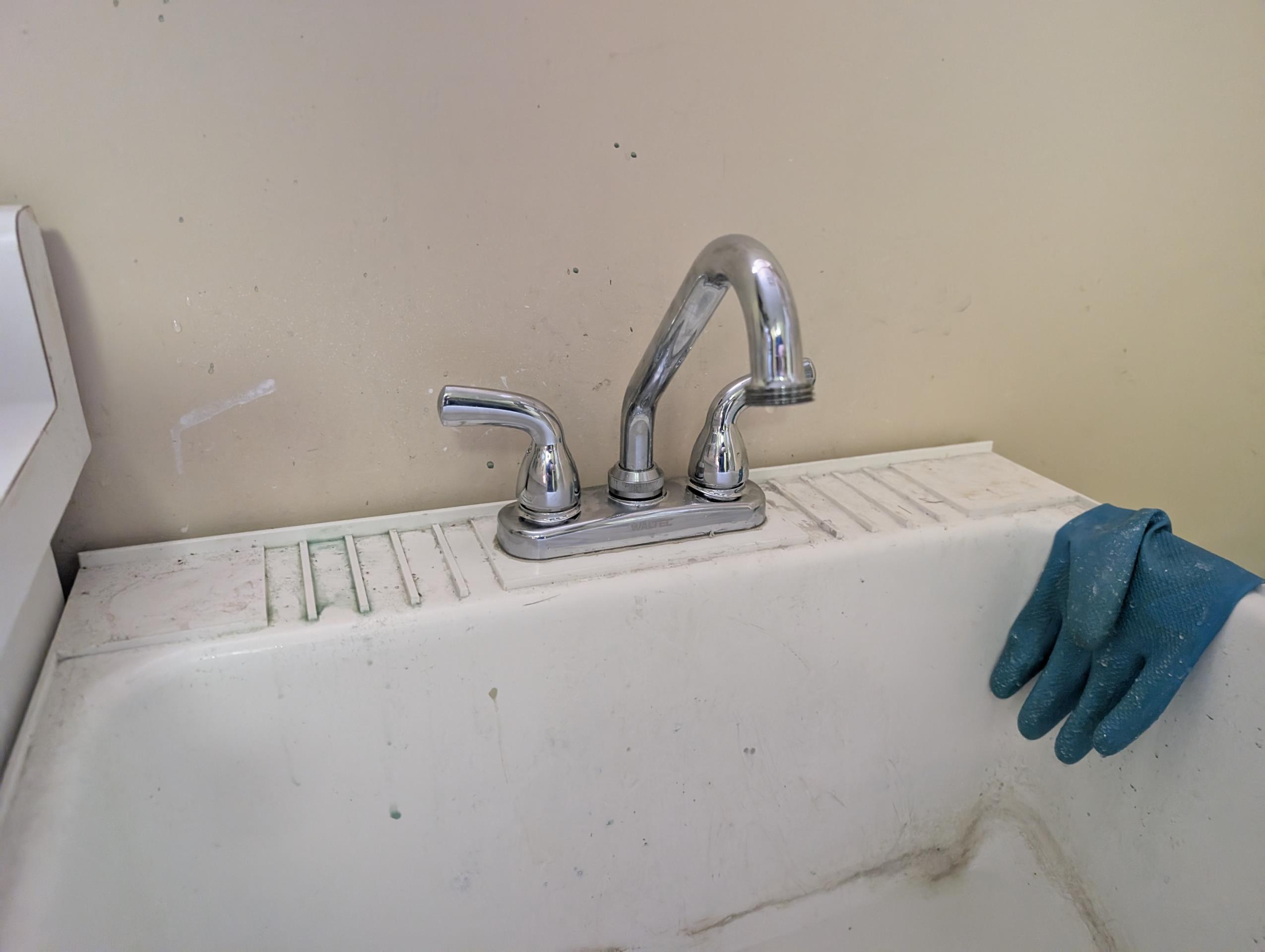 East York, ON - repair leaky laundry faucet and hose stuck on hosebib East York, ON - repair leaky laundry faucet and hose stuck on hosebib