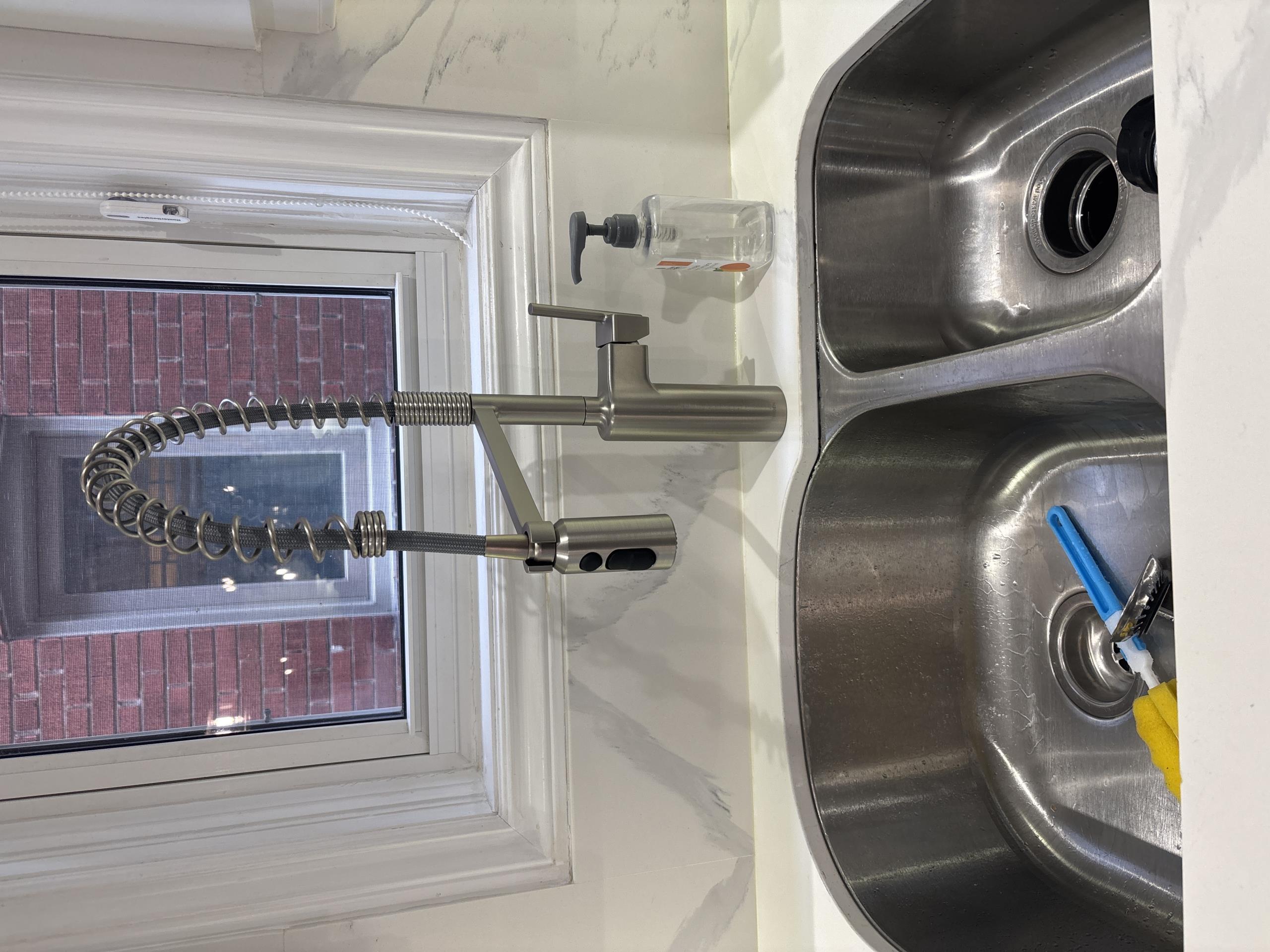 Old Toronto, ON - replace kitchen faucet Old Toronto, ON - replace kitchen faucet