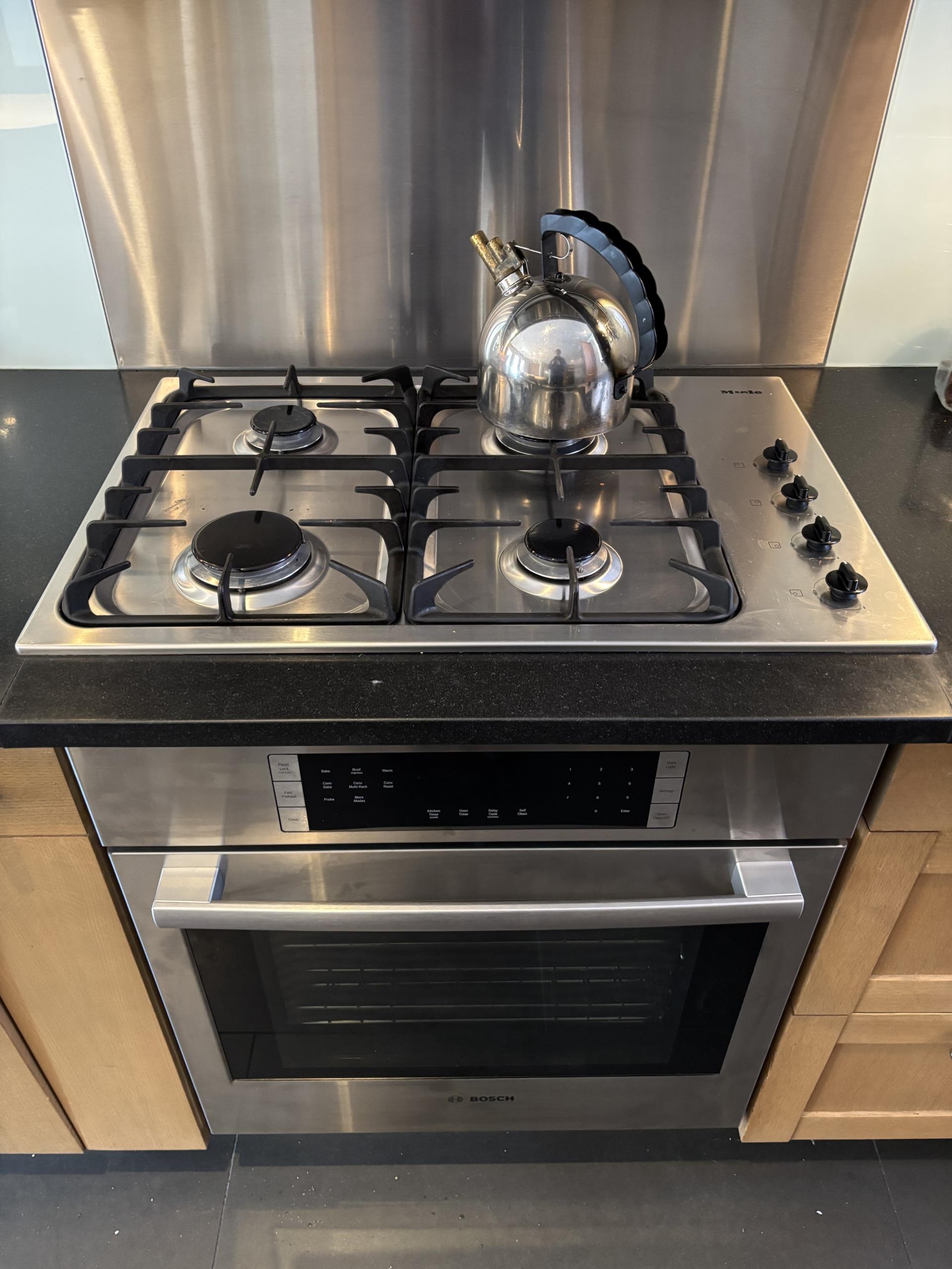 Old Toronto, ON - install gas cooktop