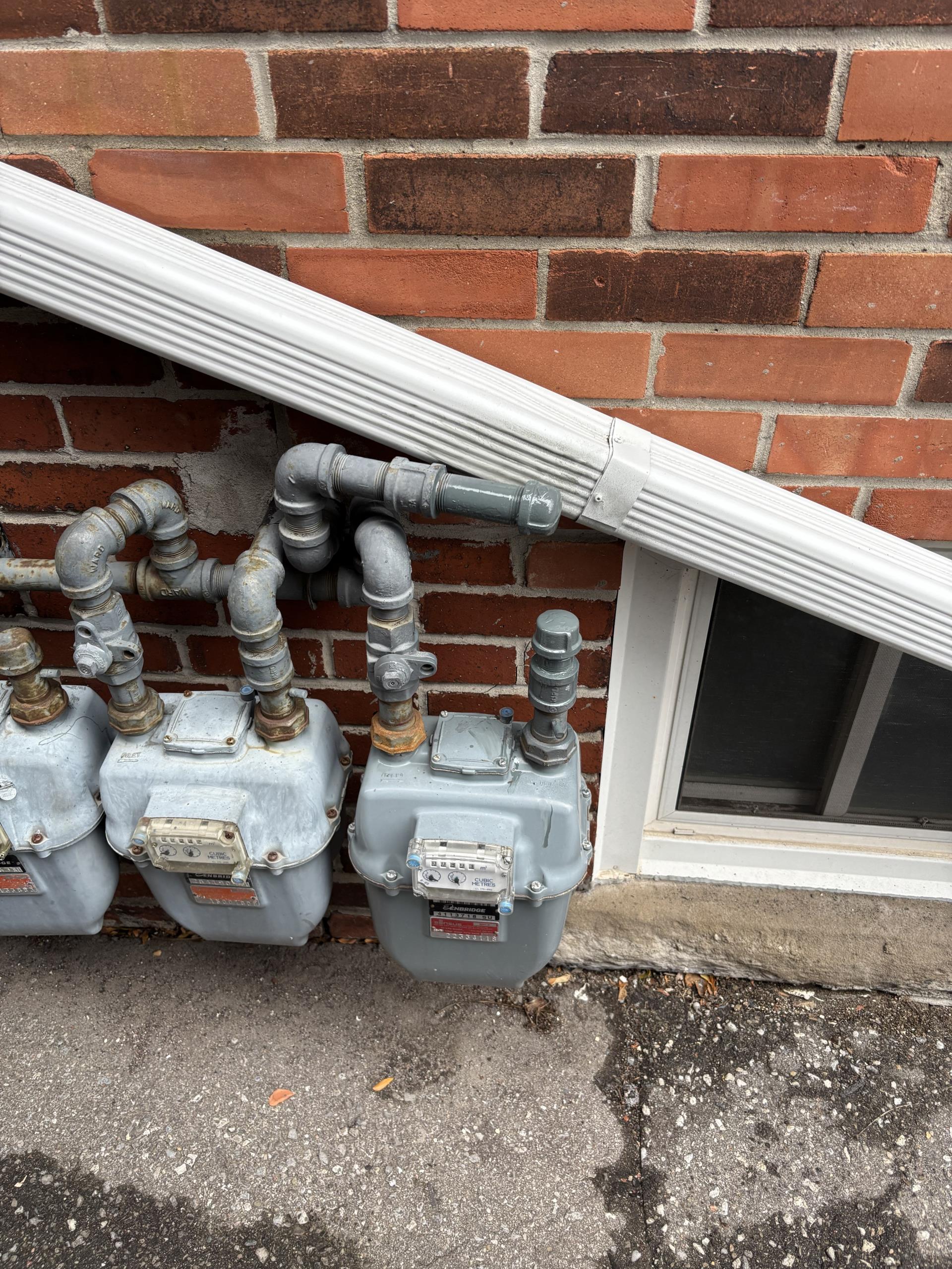 Toronto, ON - cap gas line to stove