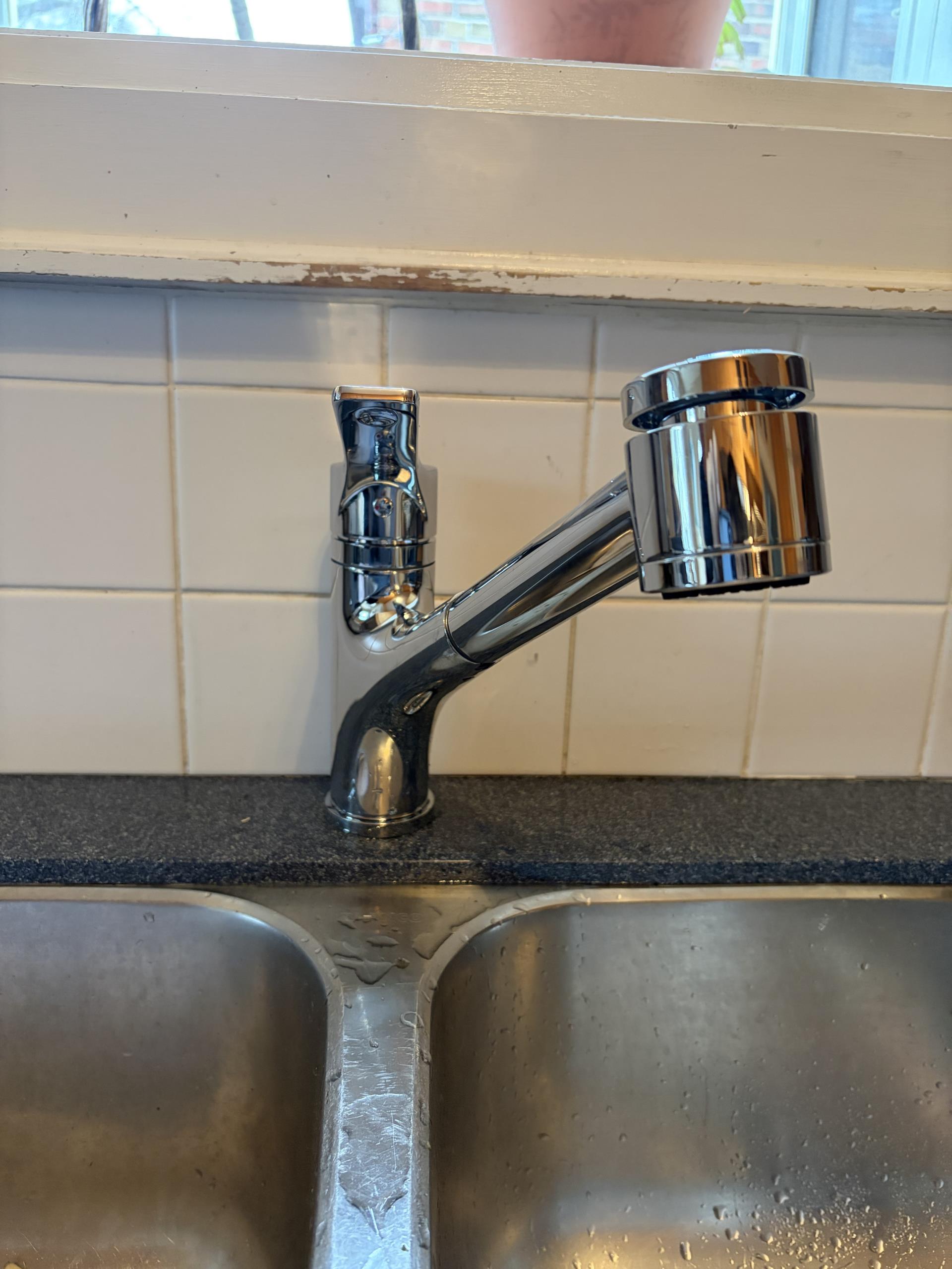 Old Toronto, ON - Install Kitchen Faucet