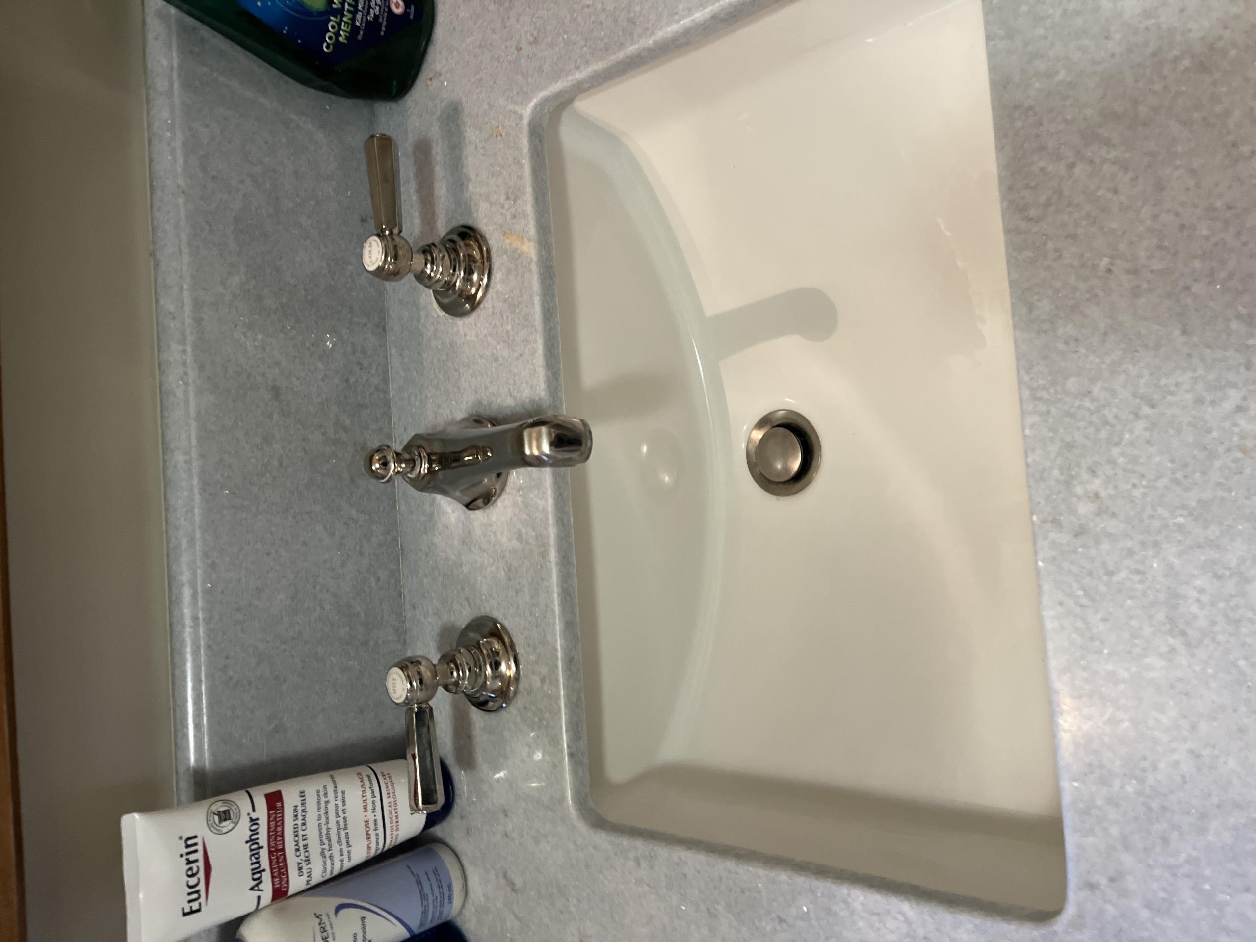 Old Toronto, ON - Repair waterworks faucet