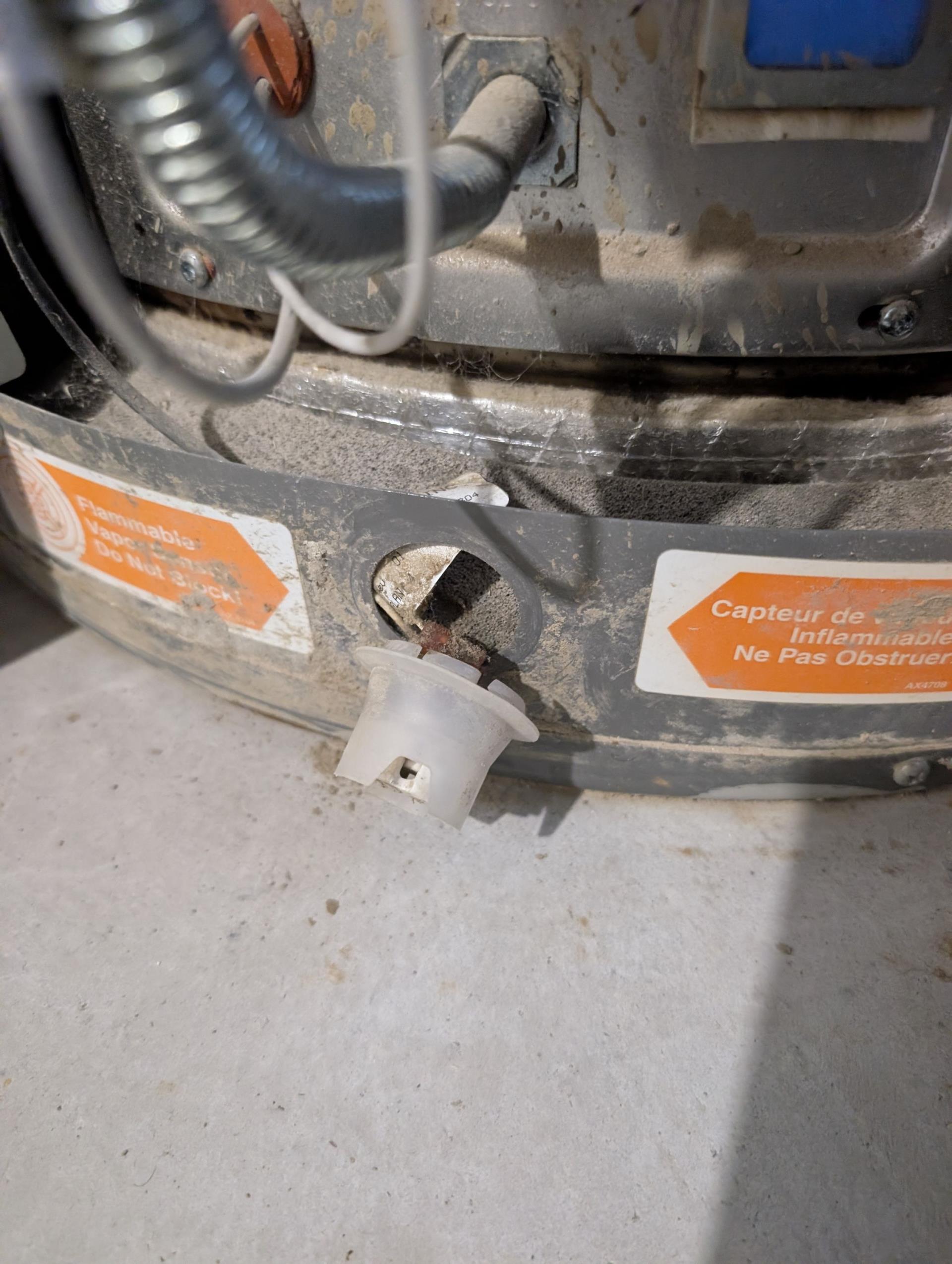 Old Toronto, ON - investigate no hot water