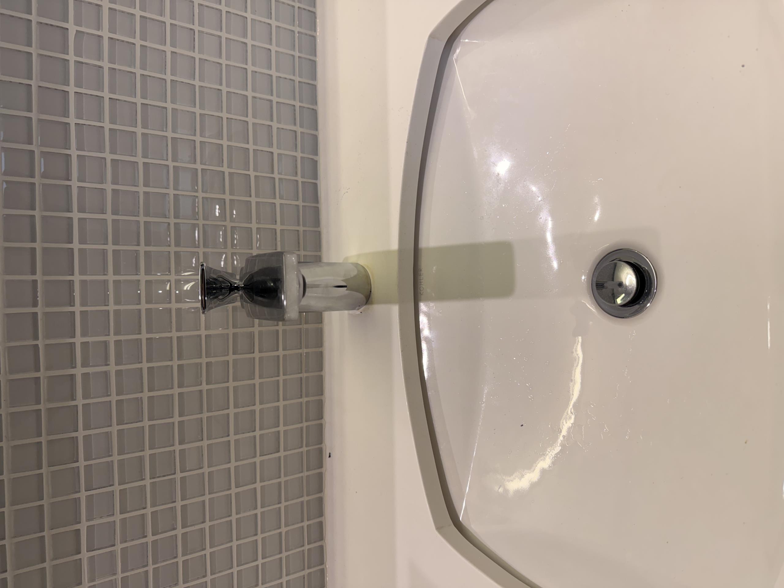 Old Toronto, ON - Install 2 basin faucets 