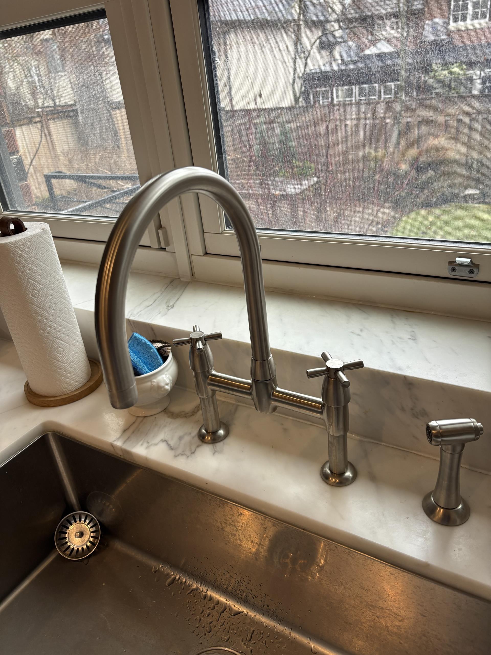 Old Toronto, ON - kitchen and basin taps have a slow leak Old Toronto, ON - kitchen and basin taps have a slow leak