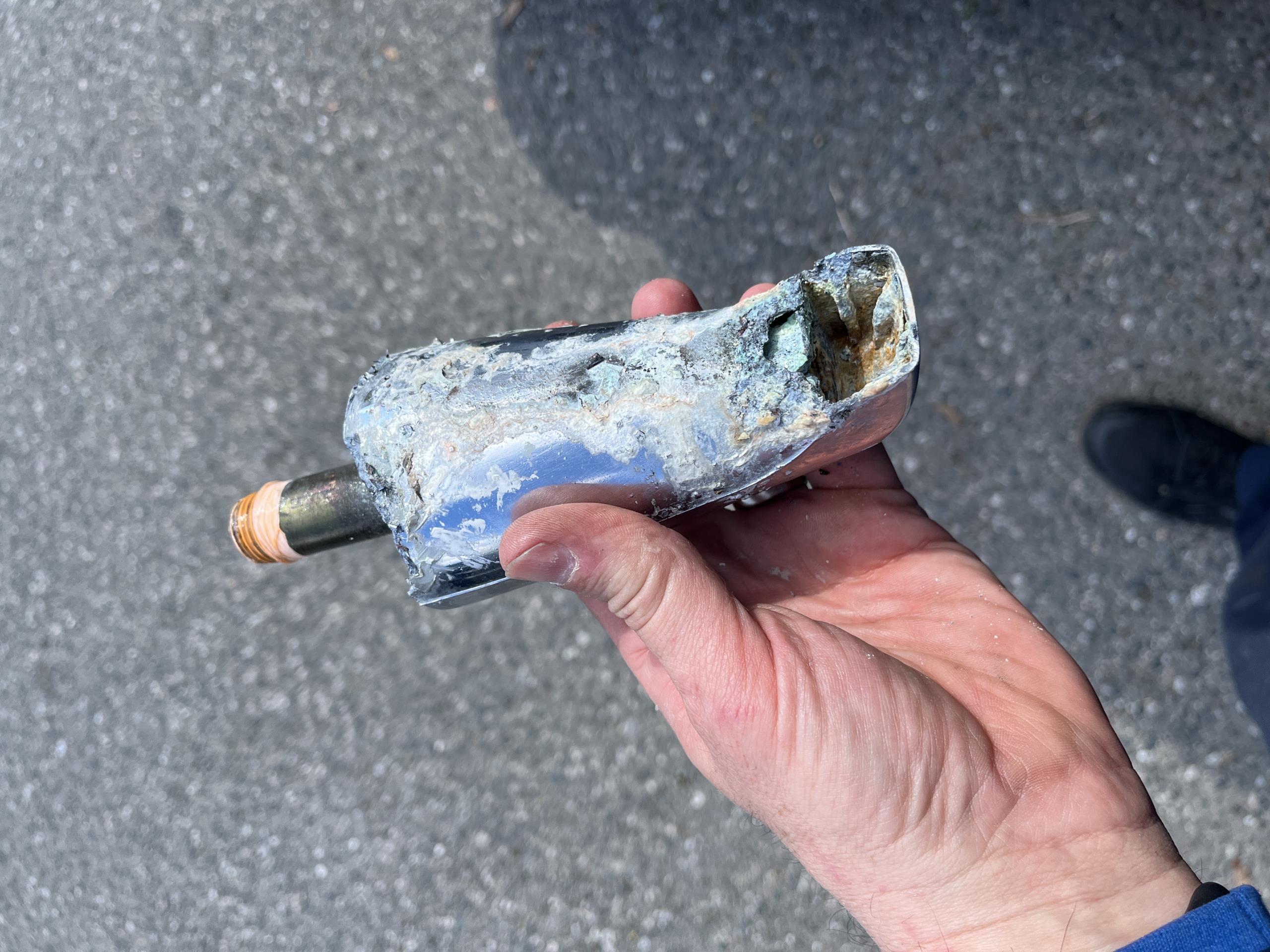 East York, ON - Replaced corroded bathtub spout